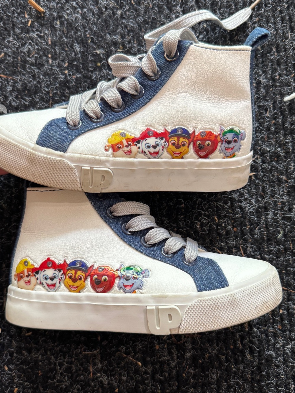 Paw Patrol White & Blue Kids Low-Top Sneakers with Badge Accent
